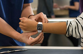 天上掉下颗后悔药 Apple Watch玩完可以五折卖了