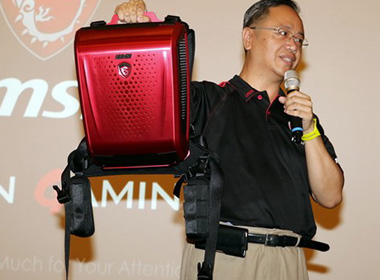 一款背包型 PC 可以让你随时随地玩 VR